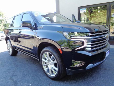 Used 2023 Chevrolet Tahoe High Country w/ Premium Package 2 AWD/4WD image 3