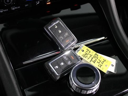 Used 2023 Jeep Grand Cherokee L Limited RWD image 17
