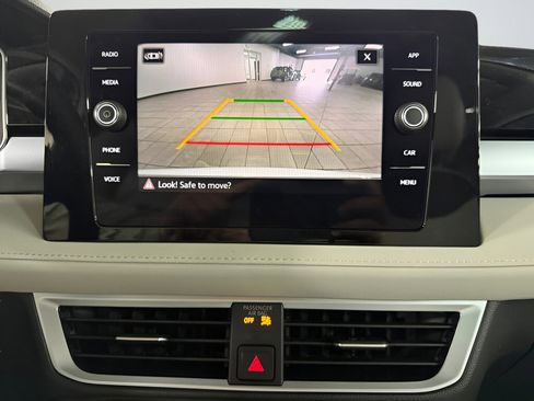 New 2025 Volkswagen Taos SE image 16