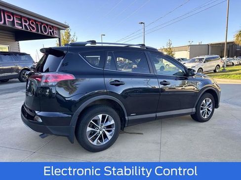 Used 2017 Toyota RAV4 XLE image 8