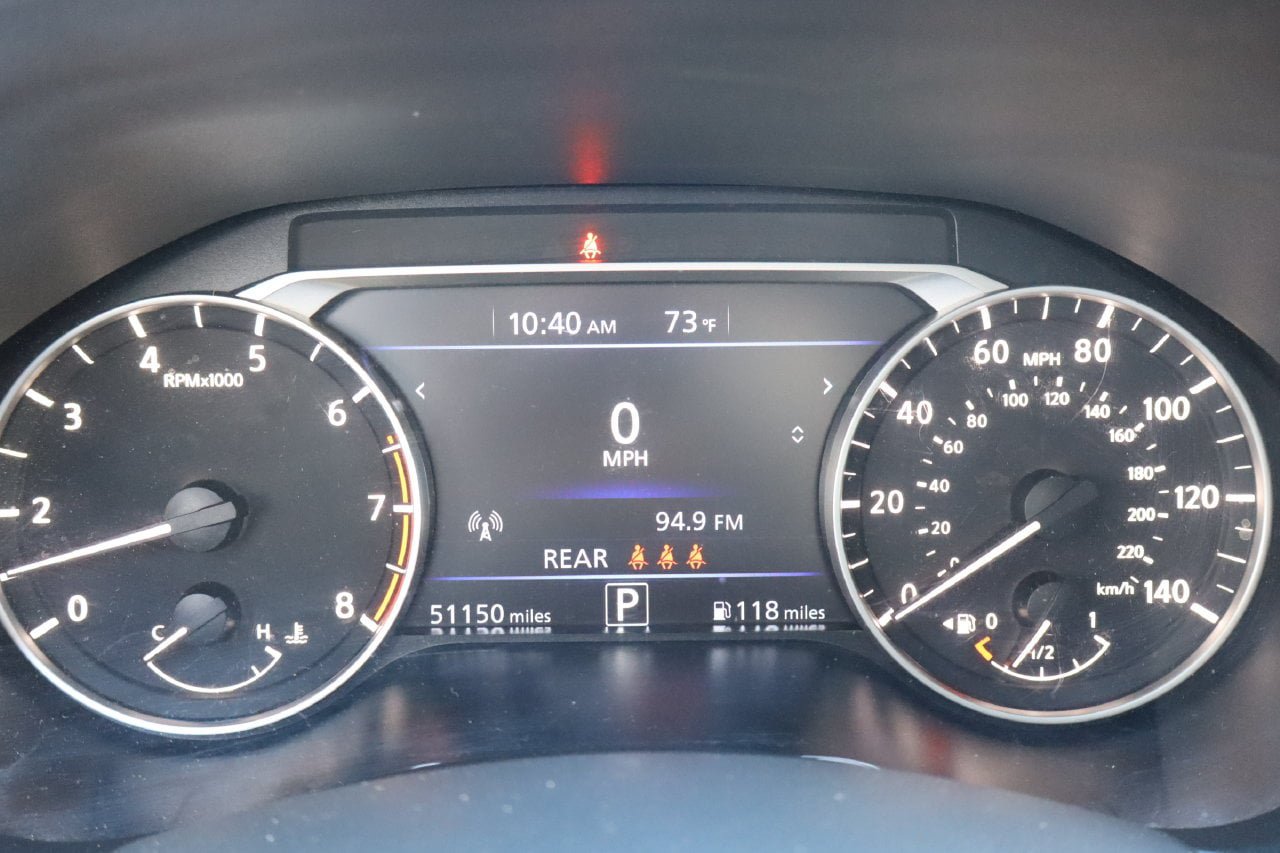 Used 2025 Nissan Altima 2.5 SR FWD image 9