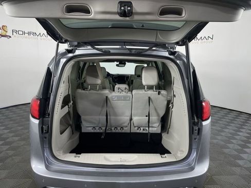 Used 2019 Chrysler Pacifica Touring-L Plus w/ Advanced Safetytec Group image 41