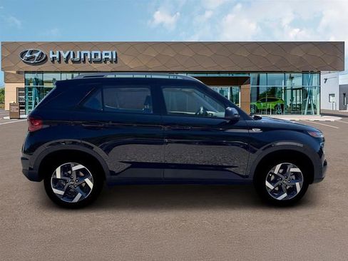 New 2026 Hyundai Venue SEL image 9