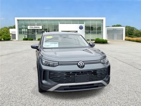 New 2026 Volkswagen Tiguan SE AWD/4WD image 3