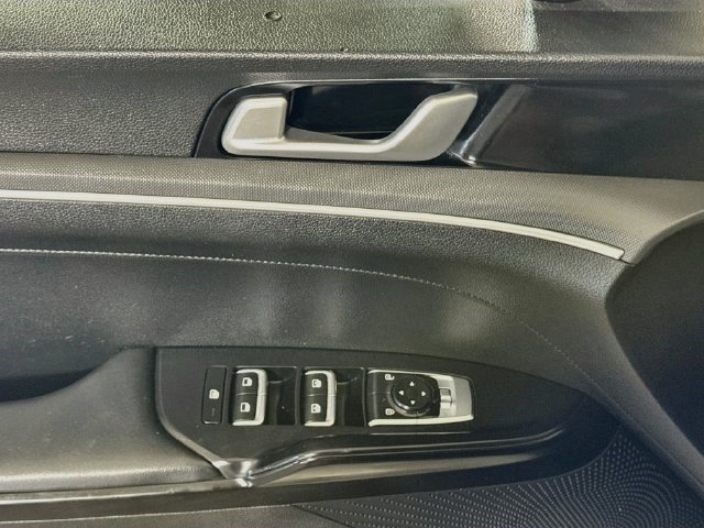 Used 2022 Kia K5 GT-Line FWD image 23