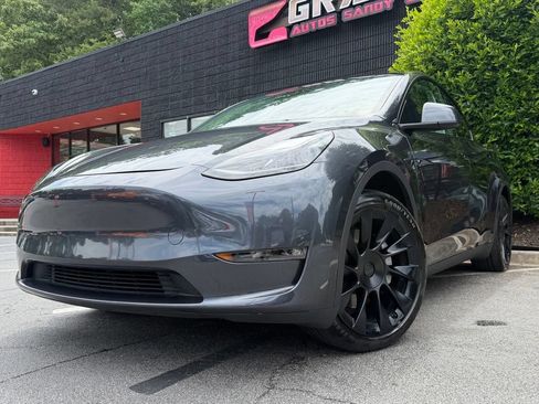 Used 2024 Tesla Model Y Long Range AWD/4WD image 2