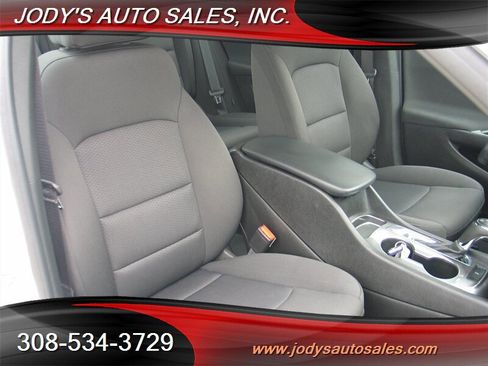 Used 2018 Chevrolet Malibu LS image 23