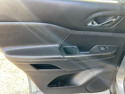 Used 2023 GMC Acadia SLT image 28