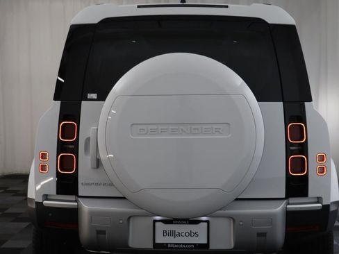 Certified 2025 Land Rover Defender 110 S AWD/4WD image 17