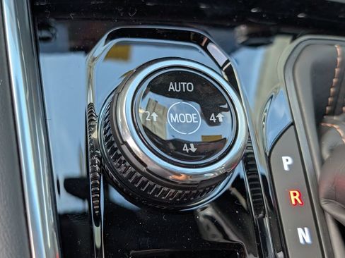 New 2026 GMC Canyon AT4 AWD/4WD image 16