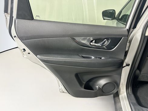 Used 2015 Nissan Rogue SL w/ SL Premium Package image 25