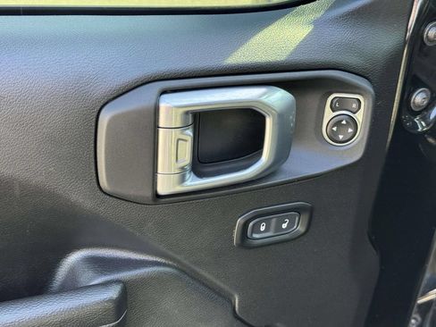 Used 2022 Jeep Wrangler Unlimited Sport AWD/4WD image 18