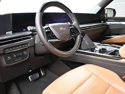 Certified 2025 Cadillac Escalade Premium Luxury w/ Touring Package AWD/4WD image 10