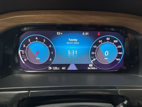 Used 2025 Volkswagen Atlas SE image 27