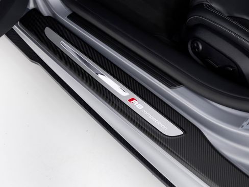 Used 2015 Audi R8 Competition image 30