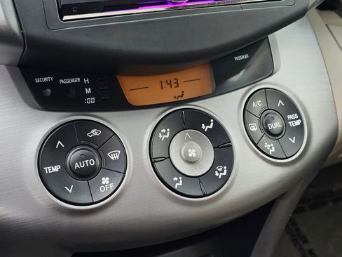 Used 2007 Toyota RAV4 Limited image 9