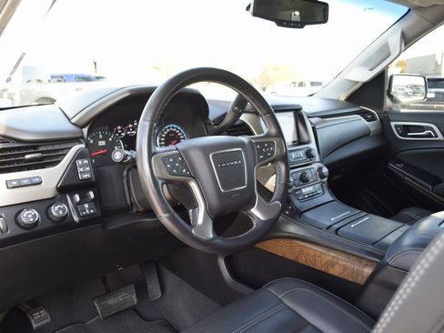 Used 2020 GMC Yukon Denali w/ Denali Ultimate Package image 19