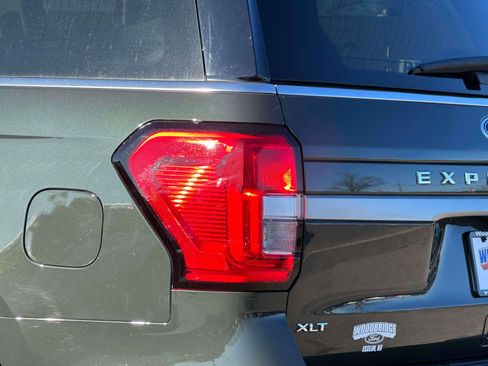 Used 2023 Ford Expedition XLT image 8
