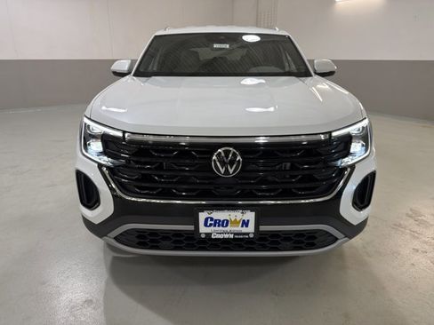 New 2026 Volkswagen Atlas Cross Sport SE AWD/4WD image 2
