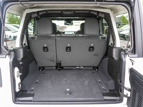 New 2026 Jeep Wrangler Unlimited Rubicon image 26