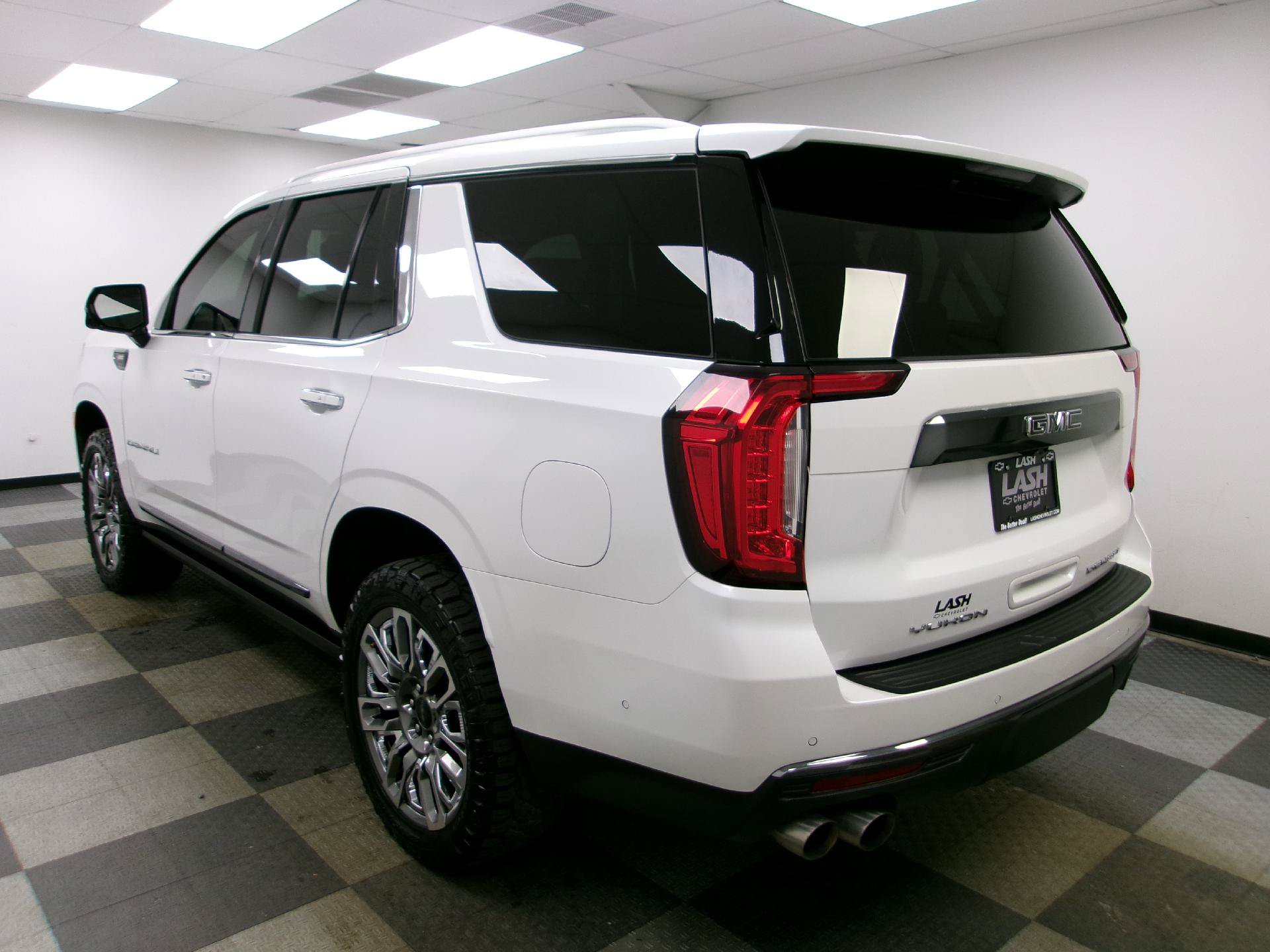 Used 2023 GMC Yukon Denali Ultimate AWD/4WD image 16
