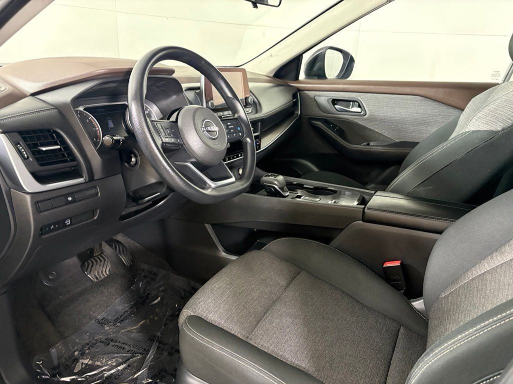 Used 2023 Nissan Rogue SV FWD image 22