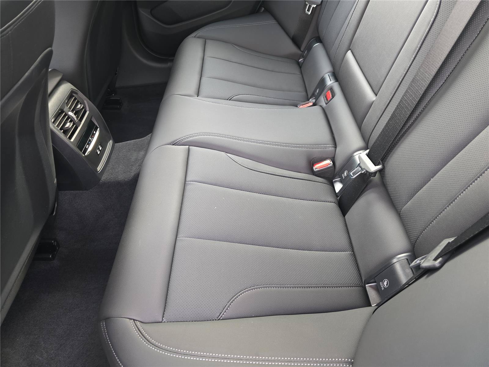 Used 2026 BMW 430i w/ Premium Package RWD image 13