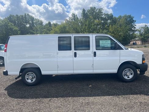 New 2025 Chevrolet Express 3500 Extended w/ Driver Convenience Package RWD image 8