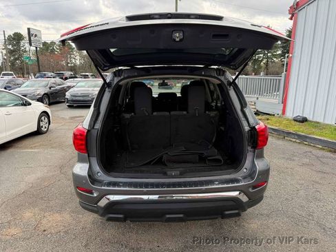 Used 2019 Nissan Pathfinder SV image 16