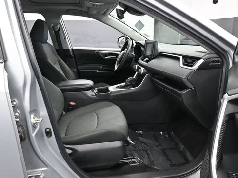 Used 2022 Toyota RAV4 XLE w/ Convenience Package FWD image 39