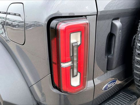 Used 2021 Ford Bronco Badlands image 31