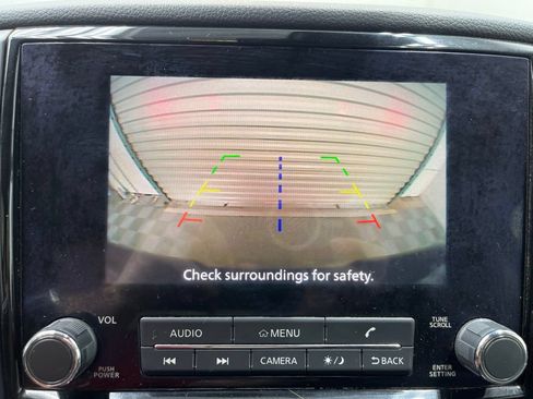 Used 2024 Nissan Titan SV RWD image 15