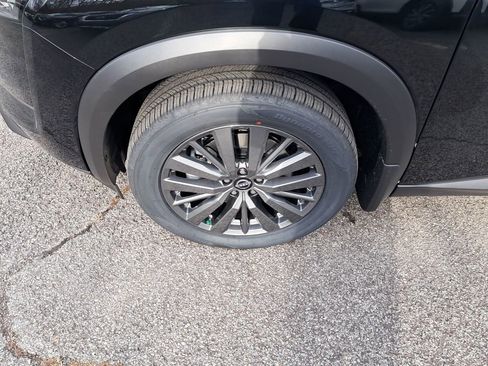 New 2025 Nissan Pathfinder SL w/ SL Premium Package image 28