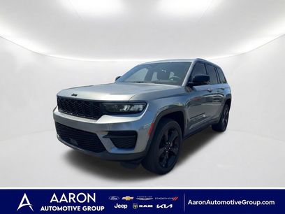 Used 2023 Jeep Grand Cherokee Altitude