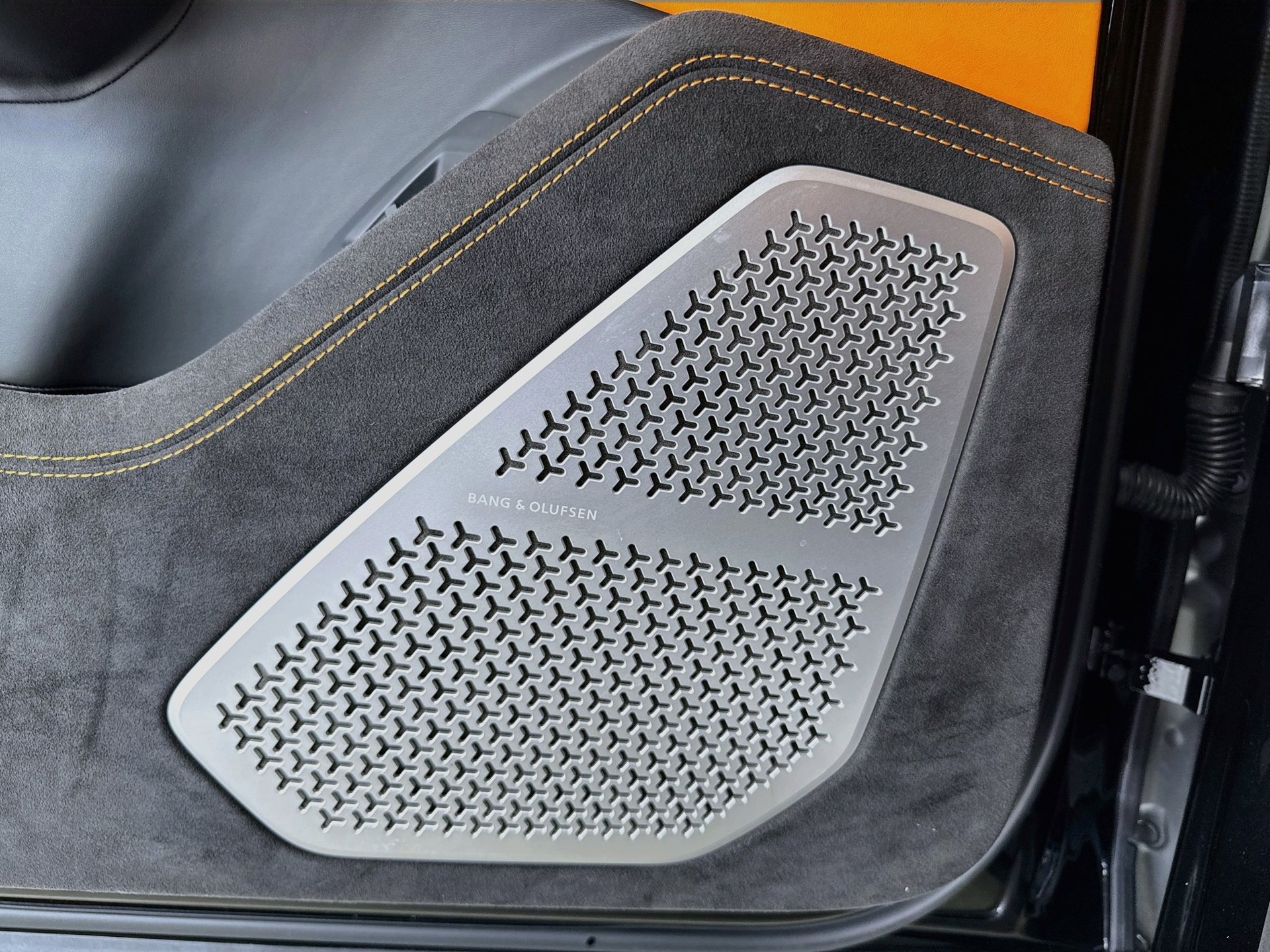 Used 2024 Lamborghini Urus S AWD/4WD image 17