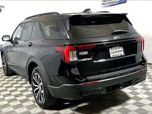 Used 2025 Ford Explorer ST-Line AWD/4WD image 8