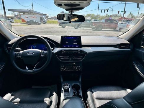 Used 2022 Ford Escape SEL w/ Technology Package image 11