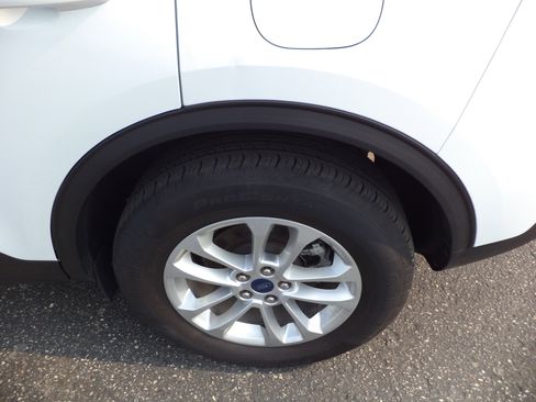 Used 2022 Ford Escape SE w/ Cold Weather Package image 4