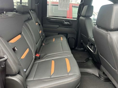 Used 2025 GMC Sierra 2500 AT4 w/ AT4 Premium Plus Package AWD/4WD image 28