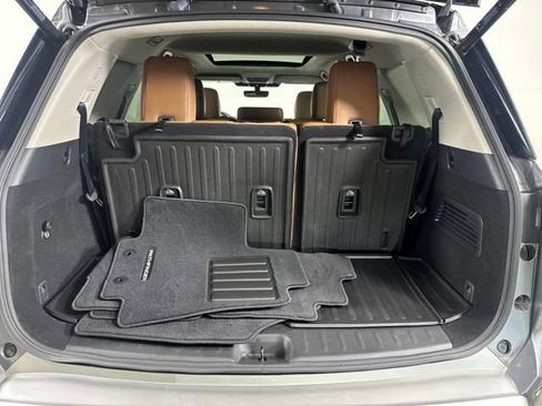 Used 2023 Nissan Pathfinder Platinum w/ Cargo Package image 27