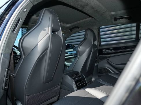 Certified 2026 Porsche Panamera GTS AWD/4WD image 25