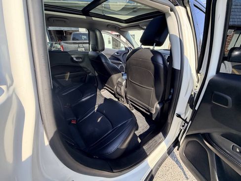Used 2018 Jeep Compass Sport FWD image 15