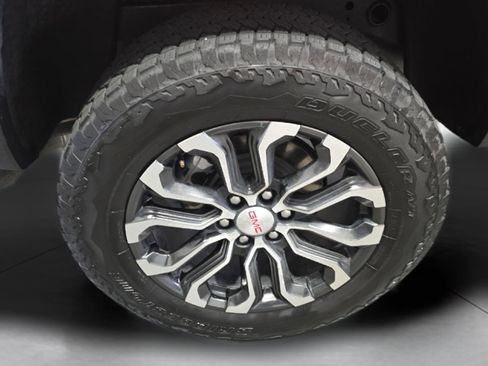 Used 2024 GMC Canyon Denali image 24