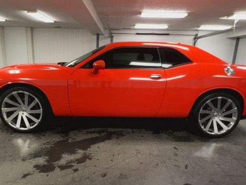 Used 2016 Dodge Challenger SXT Plus image 5