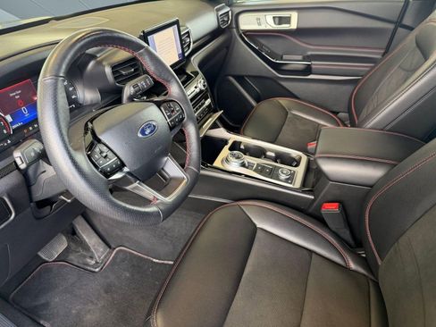 Certified 2023 Ford Explorer ST-Line image 4
