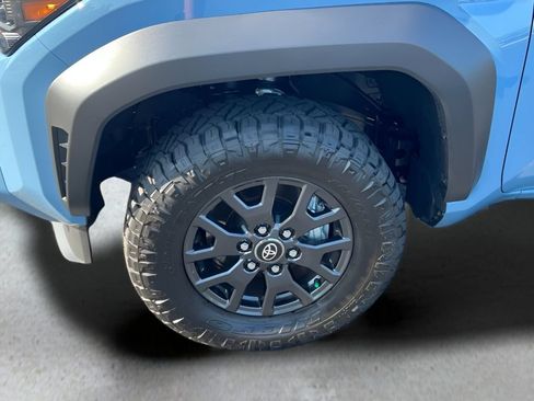 Certified 2026 Toyota 4Runner SR5 AWD/4WD image 25