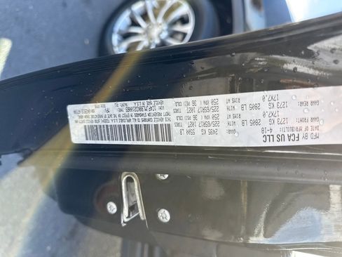 Used 2019 Jeep Cherokee Latitude Plus w/ Cold Weather Group image 31