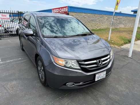 Used 2016 Honda Odyssey Touring image 3