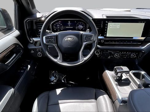 Used 2026 Chevrolet Silverado 1500 LT Trail Boss w/ LT Trail Boss Premium Package AWD/4WD image 6