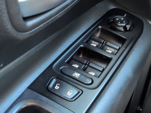 Used 2020 Jeep Renegade Altitude FWD image 21
